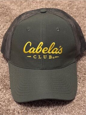 Cabelas Trucker Hat Cap Adult Green Adjustable Strap Logo
